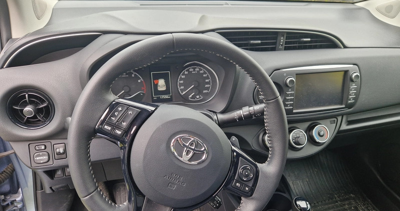 Toyota Yaris cena 55000 przebieg: 17556, rok produkcji 2017 z Góra małe 29